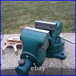 3.5 Wilton Vise #350, New Serrated Jaws, Swivel Base, With Copper Jaw Covers