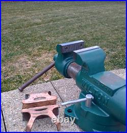 3.5 Wilton Vise #350, New Serrated Jaws, Swivel Base, With Copper Jaw Covers