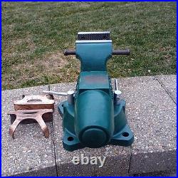 3.5 Wilton Vise #350, New Serrated Jaws, Swivel Base, With Copper Jaw Covers