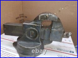 4 Vise Capital D Within circle With Swivel Bass Very Nice 51-lb smooth jaw