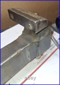 4 Vise Capital D Within circle With Swivel Bass Very Nice 51-lb smooth jaw