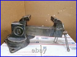 4 Vise Capital D Within circle With Swivel Bass Very Nice 51-lb smooth jaw