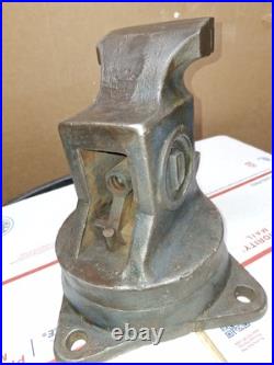 4 Vise Capital D Within circle With Swivel Bass Very Nice 51-lb smooth jaw