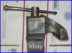 4 Vise Capital D Within circle With Swivel Bass Very Nice 51-lb smooth jaw