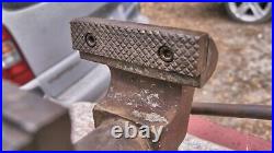 5 1/2 In Jaw Width Heavy Duty Bench Vise With 360-degree Swivel Base used