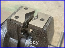 5 Bench Vise Blacksmith Anvil 360° Swivel Base & Rotate Body Clamp Round