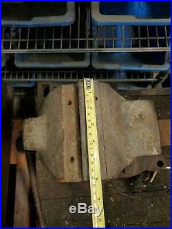 6 Chas Parker Co. #436 Swivel Base Cast Iron Bench Vise, Jaw & Pipe Inserts