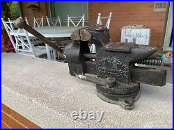 ANTIQUE HDWE & FDRY CO. Littlestown NY USA RATCHETING SWIVEL BASE BENCH VISE