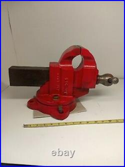 Antique 4 Inch Chas Parker Co. No. 204 Swivel Base Vise