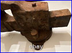 Antique VISE Co No 28  Machinist Bench Vise Swivel Base