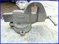 Armstrong Swivel Base Bench Vise, 3-1/2 Jaws, Seldom Seen, USA