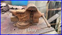 COLUMBIAN No. 63 1/2 Red Arrow Bench Vise 3 1/2 Jaw Old Tools 63-3 Swivel Base