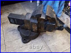 Chas Parker Bench Vise Model 974 4 smooth jaws and swivel base, no wrench