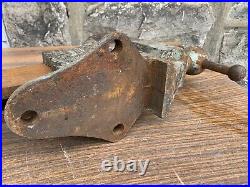 Chas Parker No 29X Antique 3.25 Bench Vise Swivel Base 6.75 Throat 36 Lbs USA
