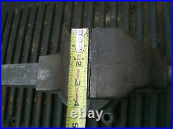 Columbian 6031/2 Machinist Bench Vise 3 1/2 smooth Jaws Swivel Base