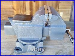 Craftsman 9-51854 Bench Vise 4 Jaws Swivel Base Pipe Jaws 51854 New Open Box