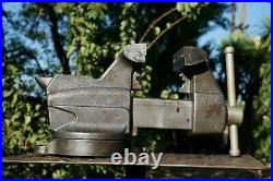 Fuller 4'' Jaw Bench Vise With Swivel Base And Pipe Grips, 25 Lbs Vice. Nice