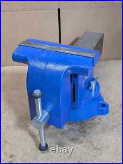 Gibraltar Combination Pipe and Bench Vise with Swivel Base 8 Jaw Width 8 Opening