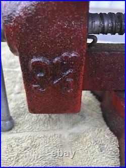 Gold Label Casey 3-1/2 Vise with Swivel Base & Red Made in Korea