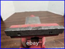 Mac Tools 5 1/2'' U. S. A. Bench Vise with Swivel Base & Pipe Jaws Works Good