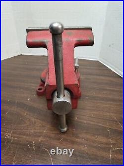 Mac Tools 5 1/2'' U. S. A. Bench Vise with Swivel Base & Pipe Jaws Works Good