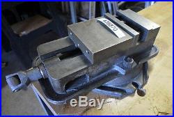 Milling Machine Vise With Swivel Base (Inv. 35870)