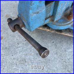 Milwaukee No. 38 Bench Vise 4.5 Jaws Coach Maker's Vise Swivel Base