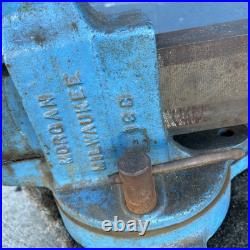 Milwaukee No. 38 Bench Vise 4.5 Jaws Coach Maker's Vise Swivel Base