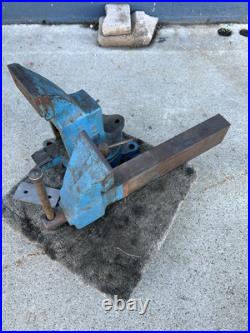 Milwaukee No. 38 Bench Vise 4.5 Jaws Coach Maker's Vise Swivel Base