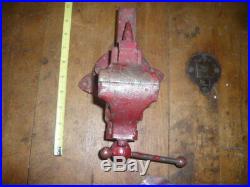 Parker 2 1/2 inch swivel base bench vise patented excellent condition