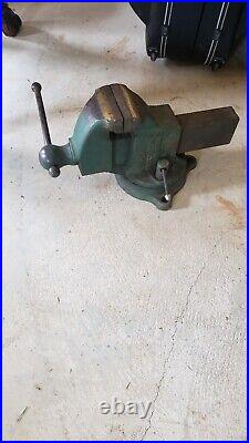 Rock Island 574 Bench Vise 4 1/2 Jaws Swivel Base Local Pick up 25430 Available