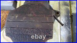 Rock Island 574 Bench Vise 4 1/2 Jaws Swivel Base Very Smooth Made in USA