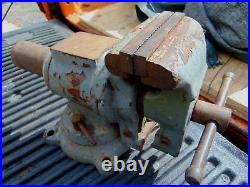 Rugged Antique 5 bench vise, Head rotation+Swivel base NEEDS CLEAN-UP & PAINT