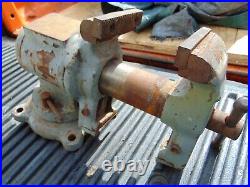 Rugged Antique 5 bench vise, Head rotation+Swivel base NEEDS CLEAN-UP & PAINT