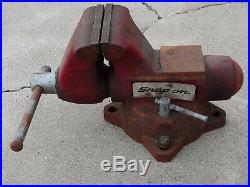 Snap-on 4 1/2 Bench Vise with Swivel Base & Pipe Jaws Opening