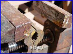 Used Craftsman Bench Vise 5242 3 1/2 Jaws And Pipe Jaws Swivel Base Free Ship