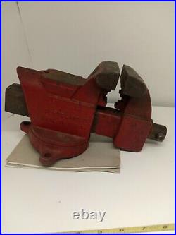 VINTAGE BIG COLUMBIAN D44-M3 4 Bench Vise With Swivel Base USA