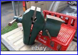 VINTAGE COLE VISE with SWIVEL BASE PIPE JAWS BLACKSMITH NO. 11 GREAT