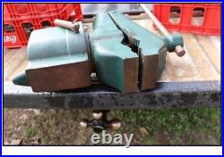 VINTAGE COLE VISE with SWIVEL BASE PIPE JAWS BLACKSMITH NO. 11 GREAT