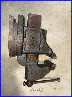 VINTAGE L. S. STARRETT 924 Athol Swivel Base Bench Vise