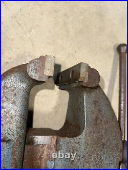 VINTAGE L. S. STARRETT 924 Athol Swivel Base Bench Vise