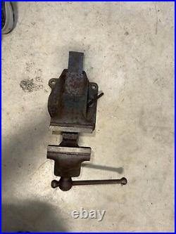 VINTAGE L. S. STARRETT 924 Athol Swivel Base Bench Vise