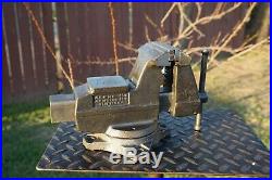 VINTAGE WILTON 3-1/2 JAW BENCH VISE With SWIVEL BASE AND PIPE GRIPS MADE IN USA