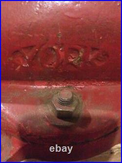 Vintage And Rare York No 125 Swivel Base 5 Inch Jaws Vise