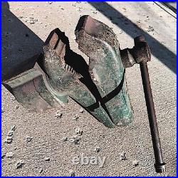 Vintage COLE TOOL MFG Blacksmith Vise No 11 Anvil Forge Swivel Base Machinist