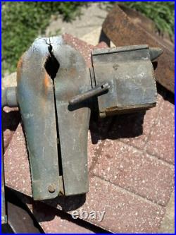 Vintage COLE TOOL MFG Blacksmith Vise No 11 Anvil Forge Swivel Base Machinist