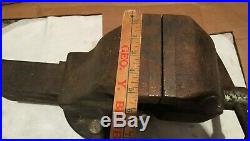 Vintage Columbian 205 5 Bench Pipe Vise Swivel Base 96 pounds Great Condition