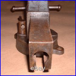 Vintage Columbian Bench Vise No. 603-1/2 withSwivel Base and 3-1/2 Jaws (33 lbs.)