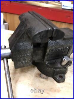 Vintage Columbian D5 D55 Swivel Base Bench Vise 5.5 Jaws Blacksmith Nice USA