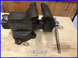 Vintage Columbian D5 D55 Swivel Base Bench Vise 5.5 Jaws Blacksmith Nice USA